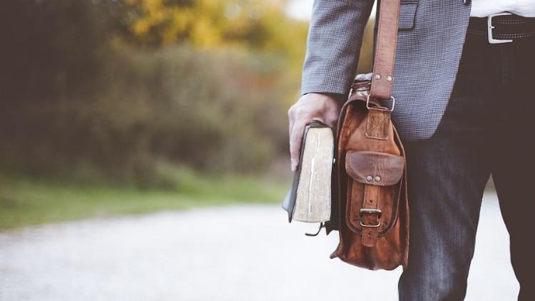 How to Build An Online Teaching Business